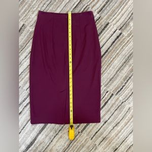 Halogen sexy burgundy pencil skirt (stretchy) - Sz 4